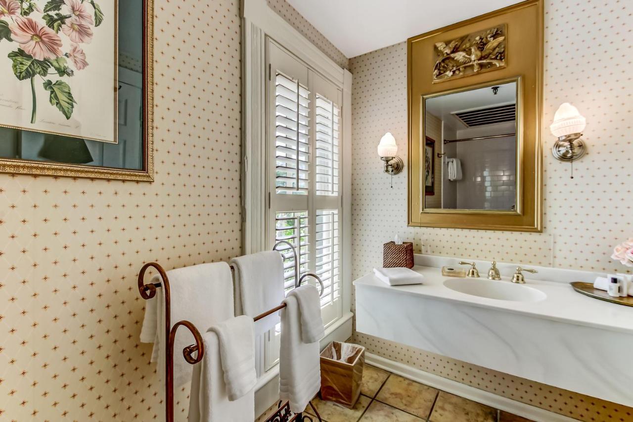 | Ballastone Inn
