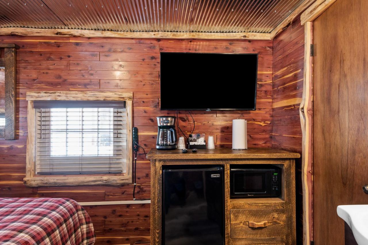 | Log Cabin Inn