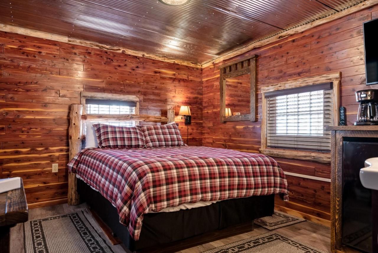 | Log Cabin Inn