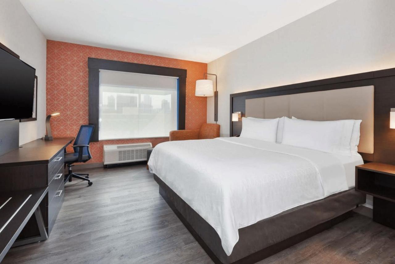 King Room - Hearing Accessible - Non-Smoking at Holiday Inn Express & Suites Jersey City - Holland Tunnel by IHG