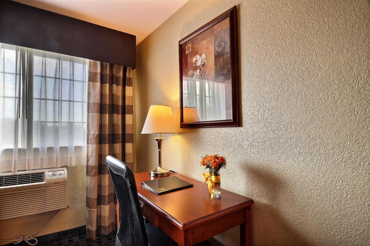 Queen Room with Two Queen Beds at Clarion Inn Renton - Seattle