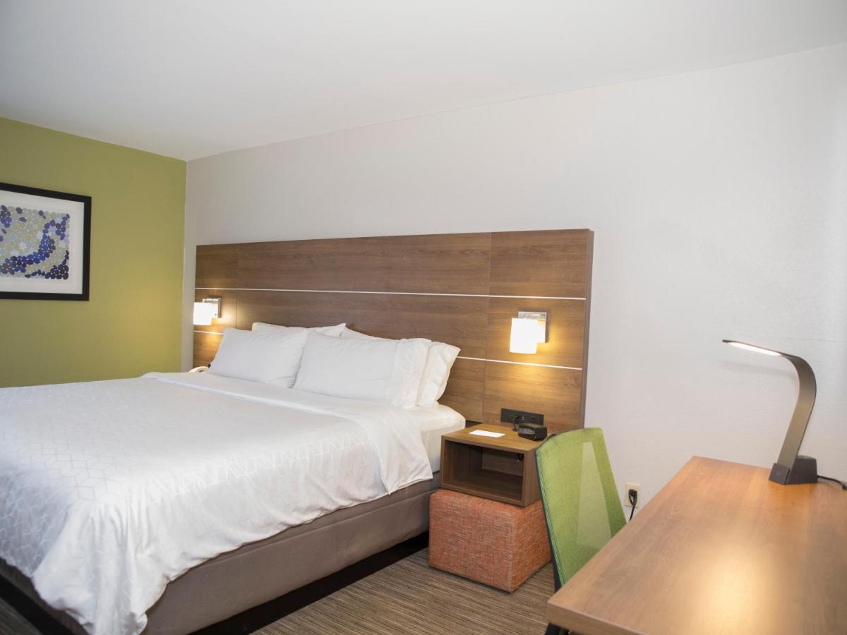 King Room at Holiday Inn Express Hotel & Suites Madison by IHG