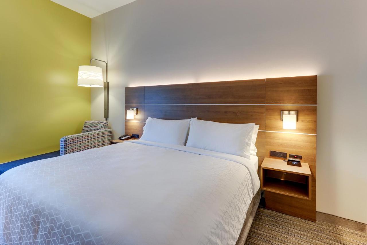 | Holiday Inn Express & Suites - Saugerties - Hudson Valley, an IHG Hotel