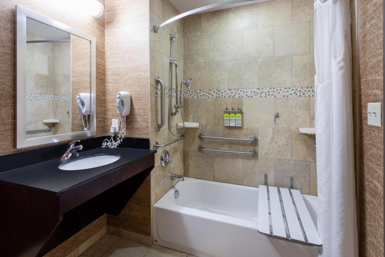 King Room - Disability Access at Holiday Inn Express & Suites Rochester – Mayo Clinic Area by IHG