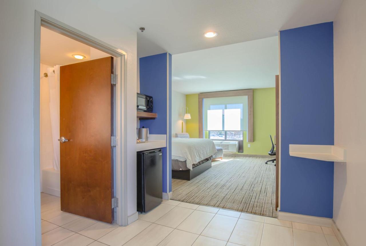 King Room at Holiday Inn Express & Suites Gulf Shores by IHG
