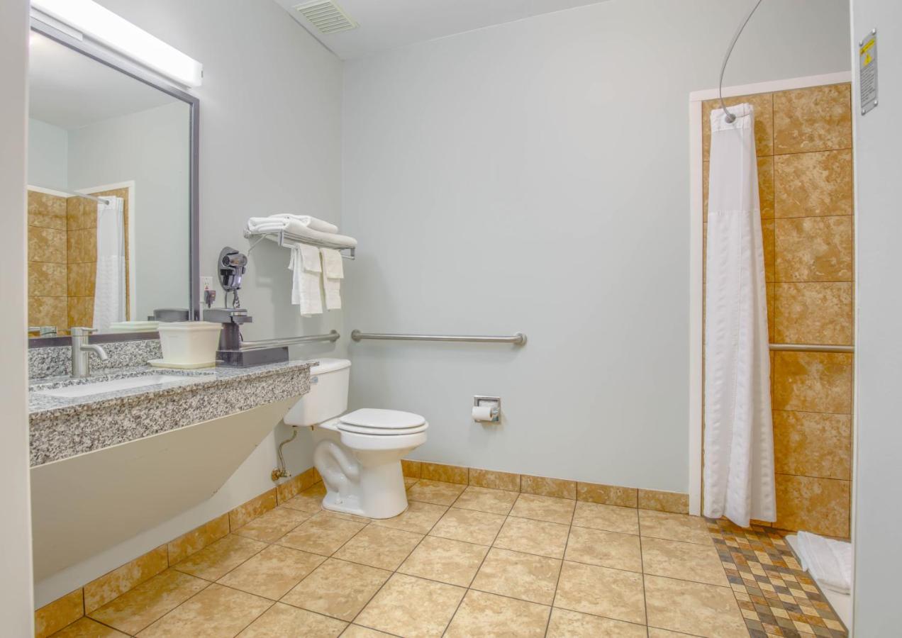 King Room - Accessible/Non-Smoking at Quality Inn Gulf Shores Airport