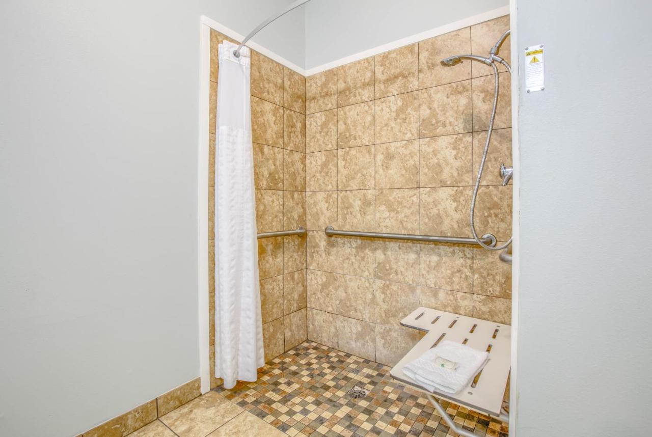 King Room - Accessible/Non-Smoking at Quality Inn Gulf Shores Airport