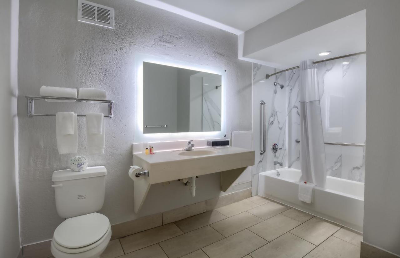 Studio Suite with Two Queen Beds - Non-Smoking at Days Inn by Wyndham Mobile I-65