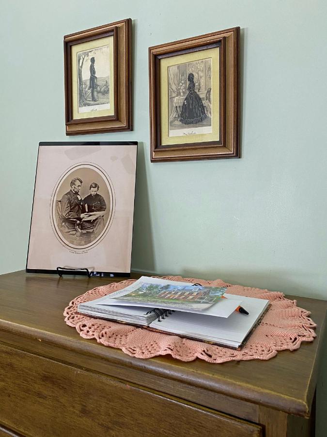 | Lightner Farmhouse B&B