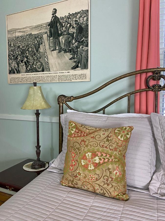 | Lightner Farmhouse B&B