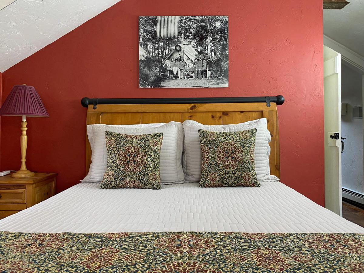 | Lightner Farmhouse B&B