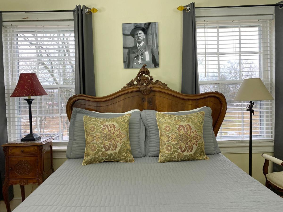 | Lightner Farmhouse B&B