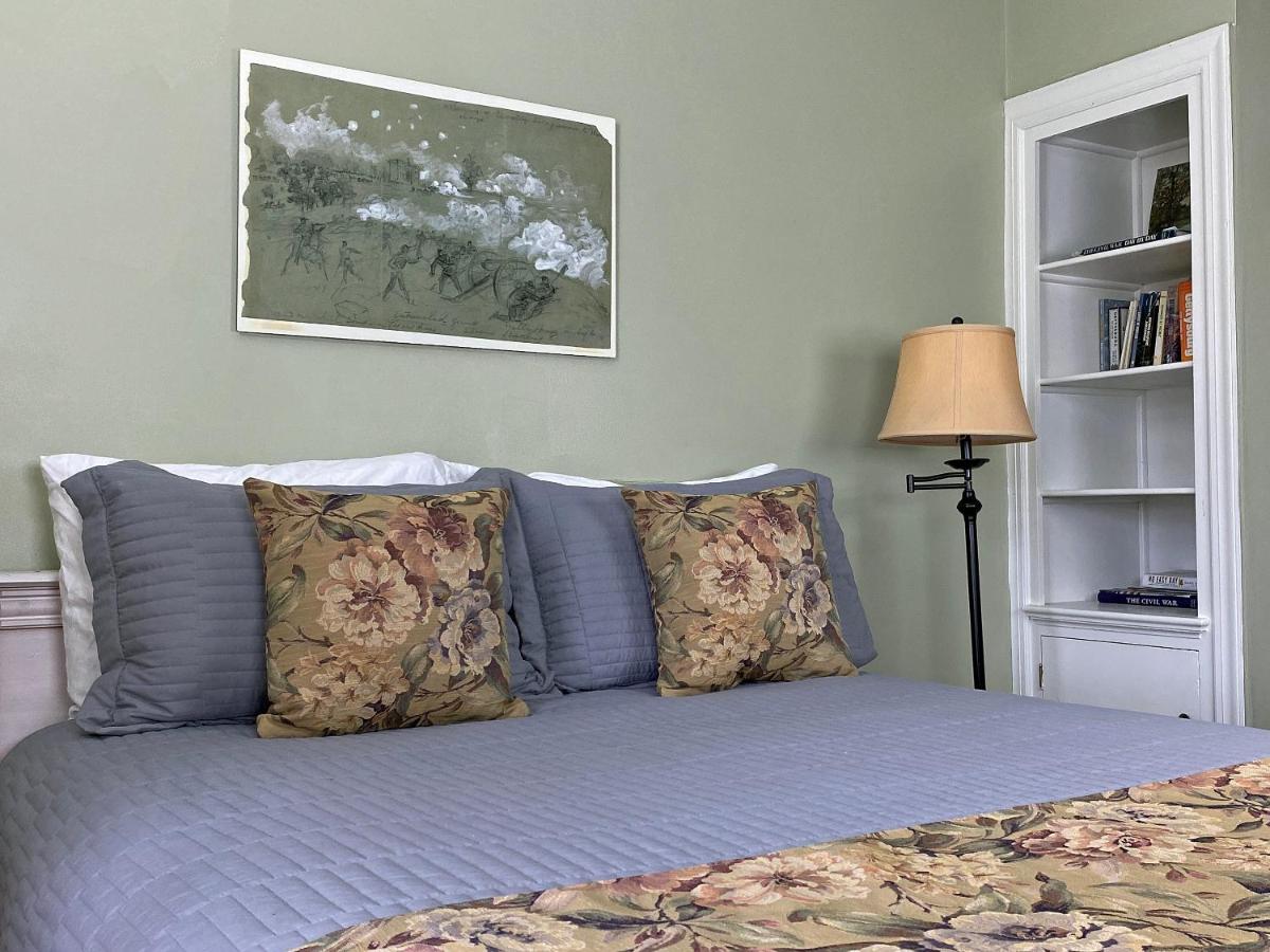 | Lightner Farmhouse B&B