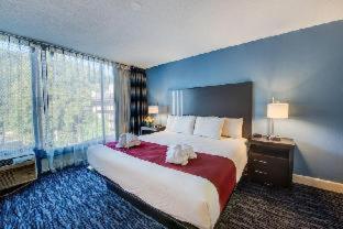 Room #33162029 at Glenstone Lodge
