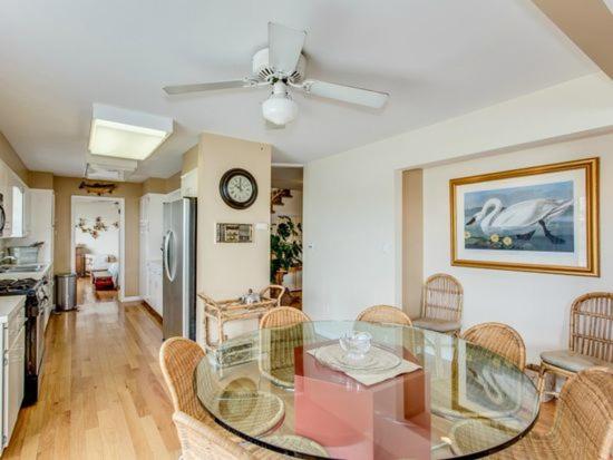 | Villa Paulina - 4 BR Waterfront Villa w/ View of Shinnecock Bay
