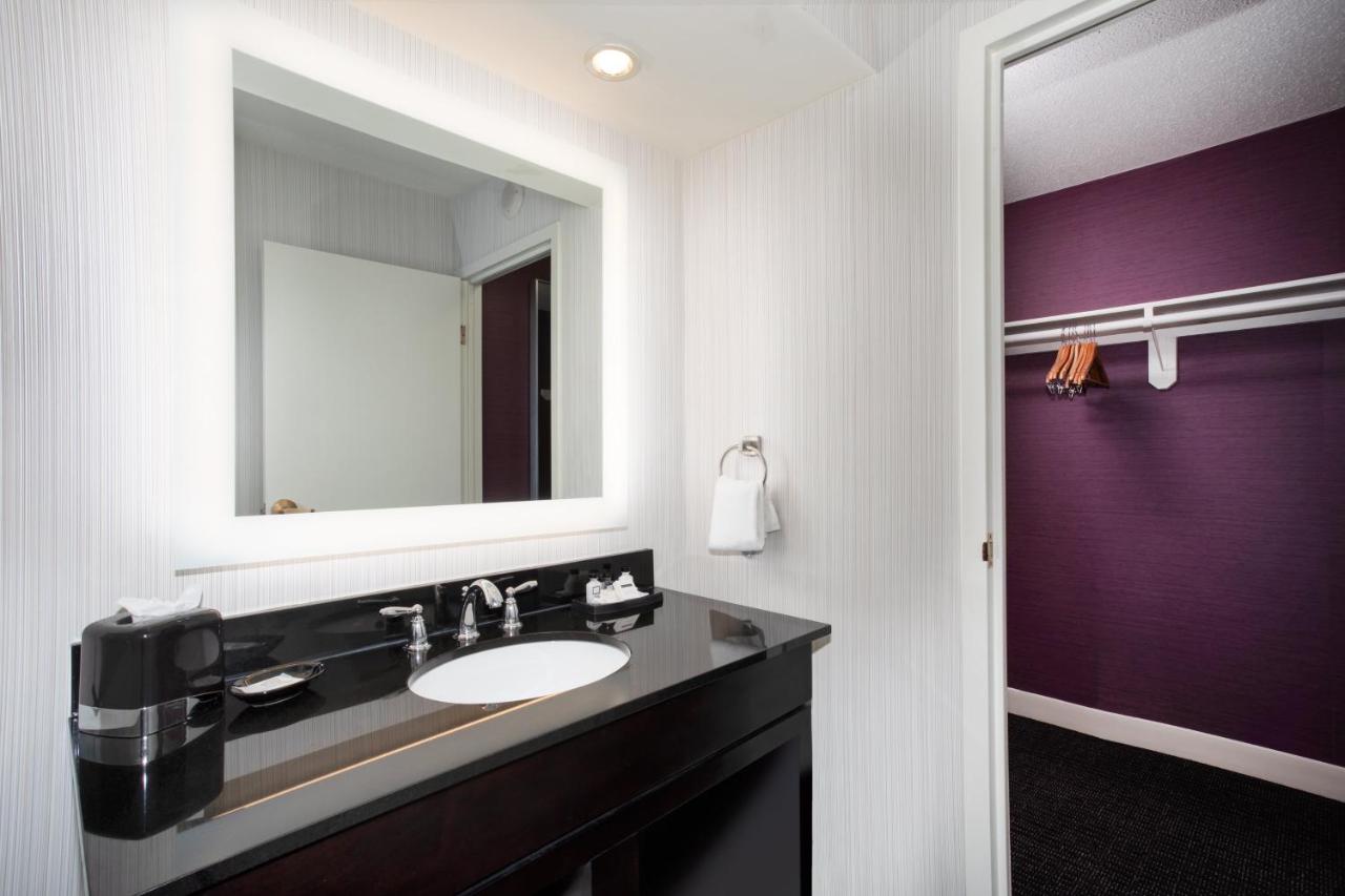 King Suite at Crowne Plaza Kansas City Downtown, an IHG Hotel
