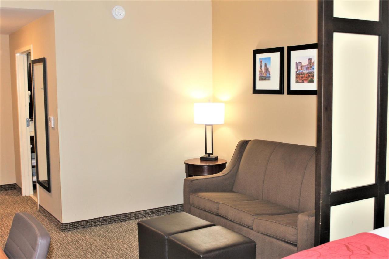 King Suite at Comfort Suites Huntersville near Lake Norman