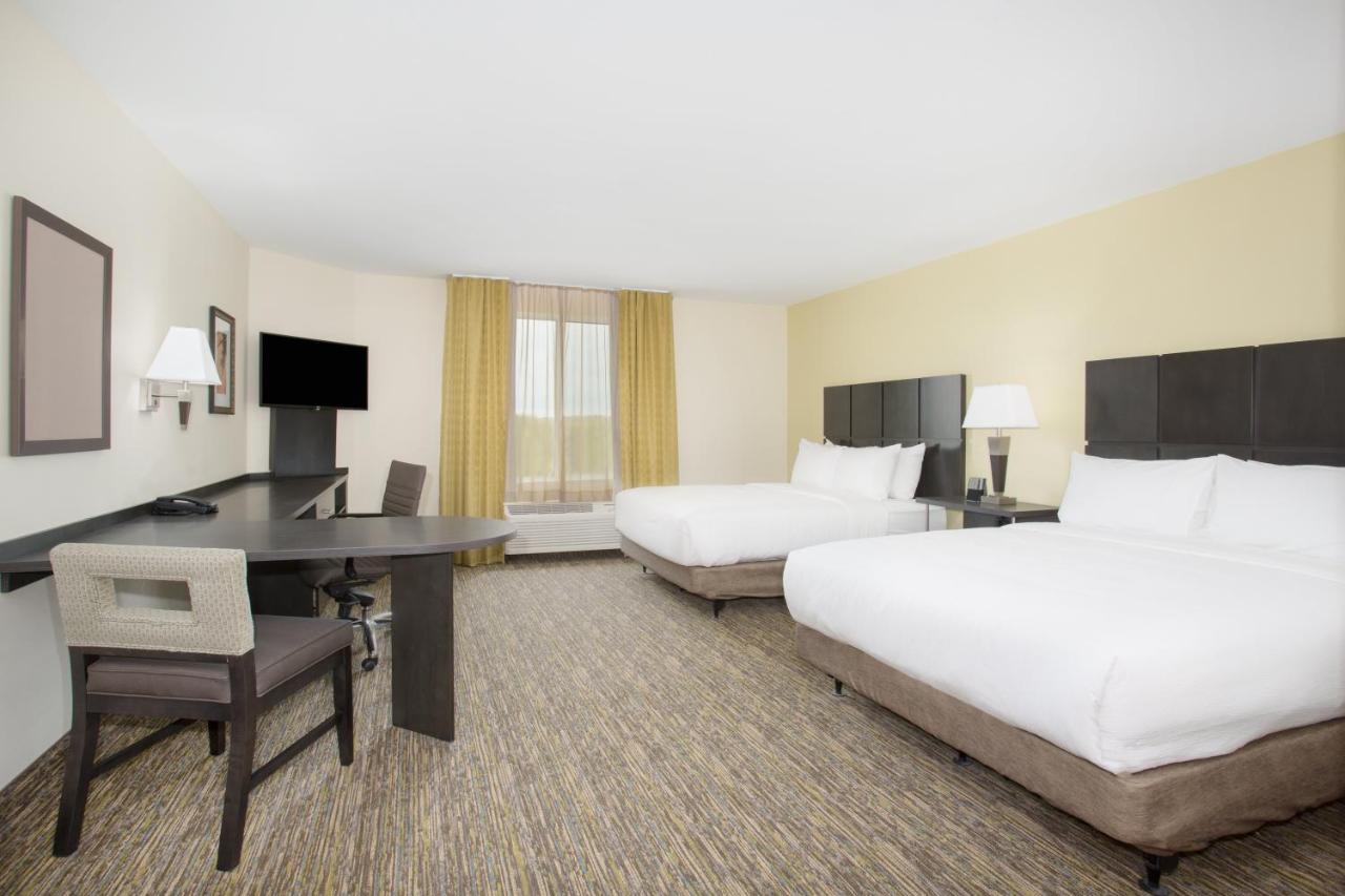 Queen Studio Suite with Two Queen Beds - Mobility Access Tub/Non-Smoking at Candlewood Suites Longmont, an IHG Hotel