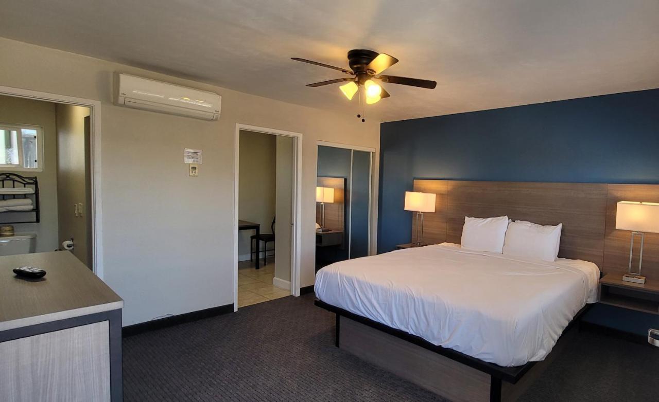 | Beachwalker Inn & Suites