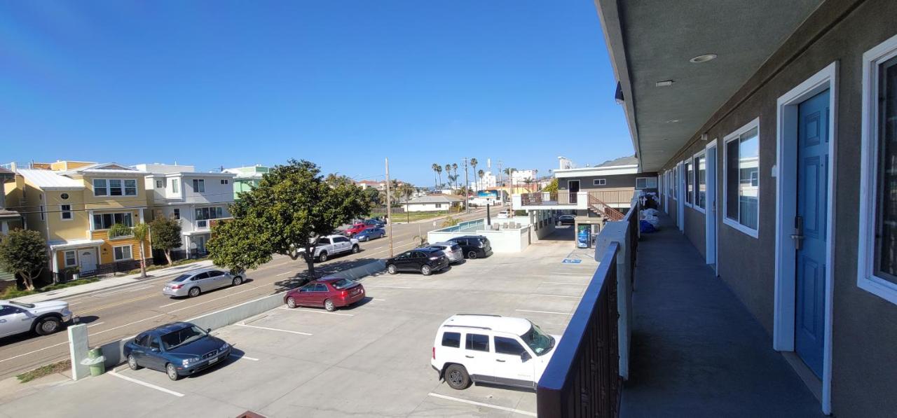 | Beachwalker Inn & Suites