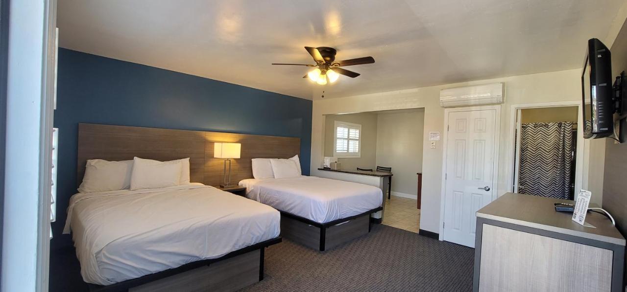 | Beachwalker Inn & Suites
