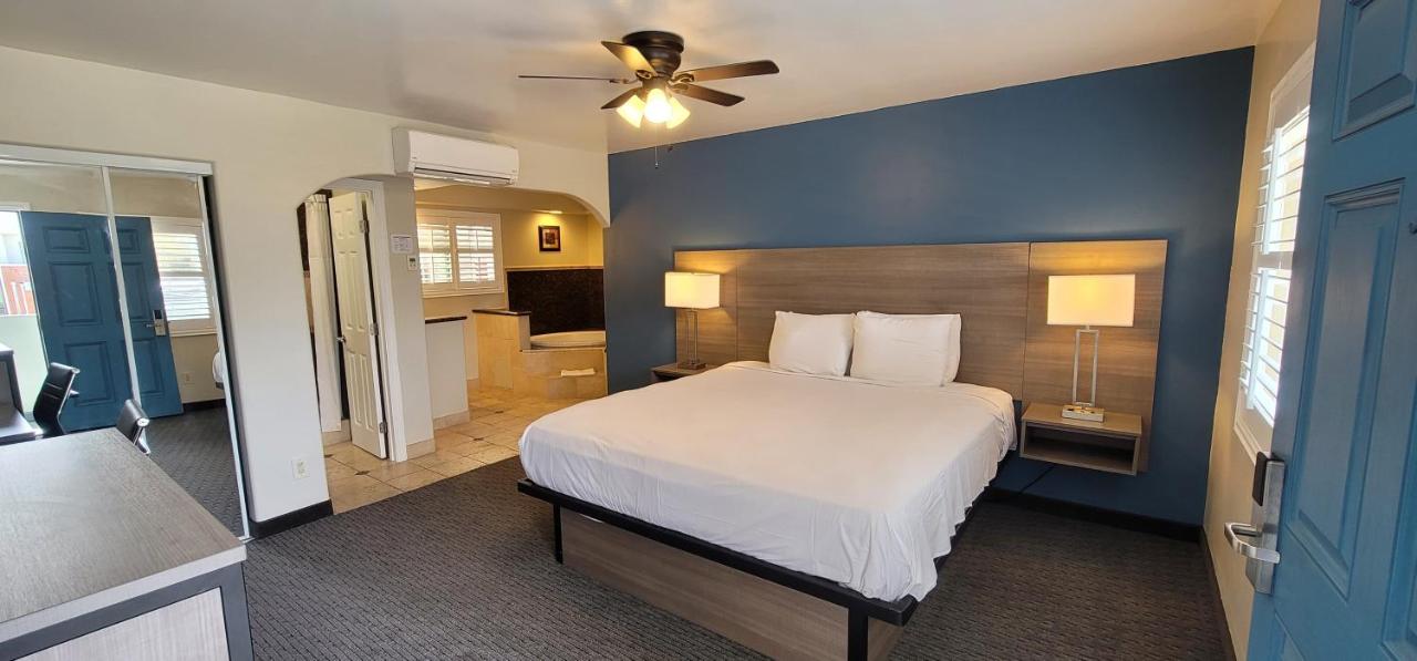 | Beachwalker Inn & Suites