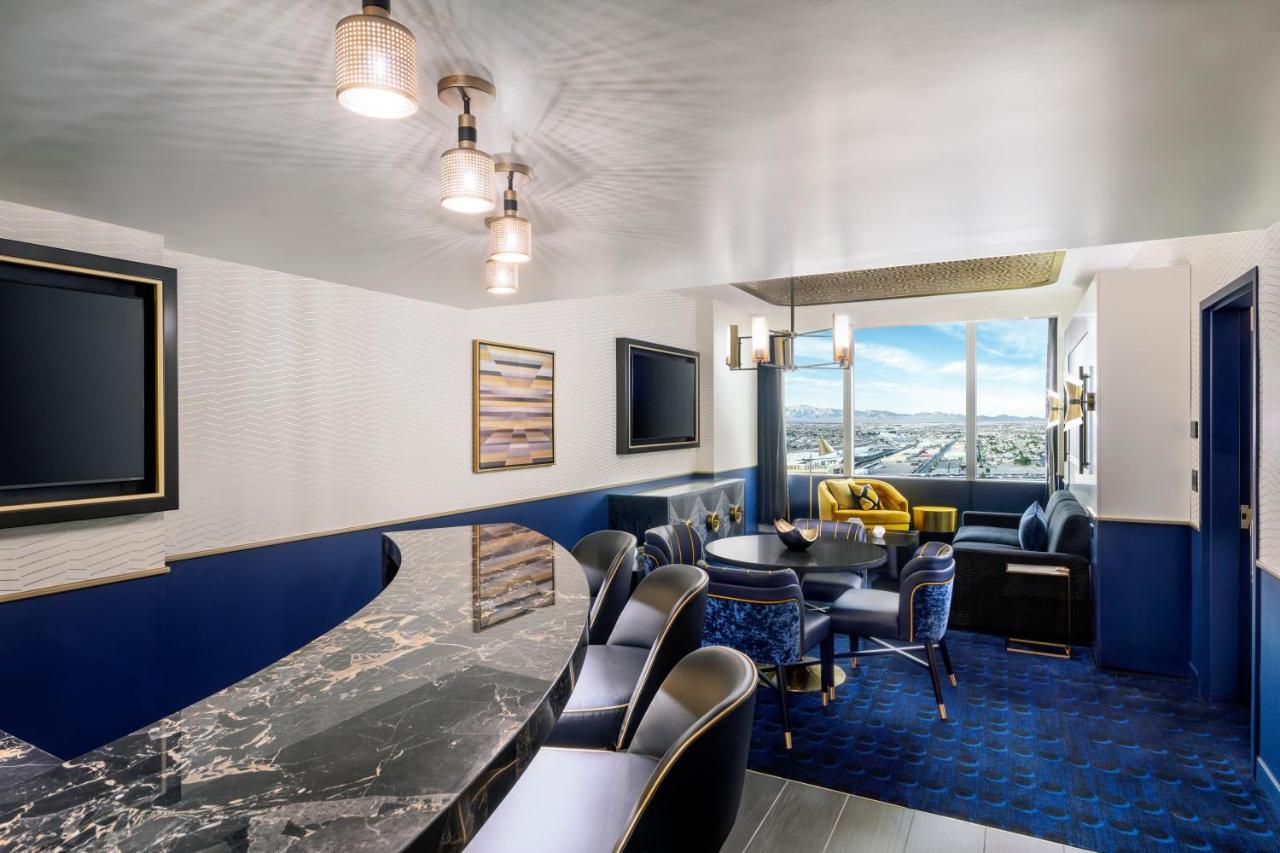 Circa Suite at Circa Resort & Casino – Adults Only