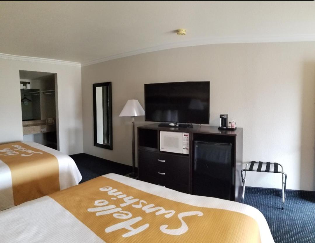 Room #532302710 at Days Inn by Wyndham Winnemucca