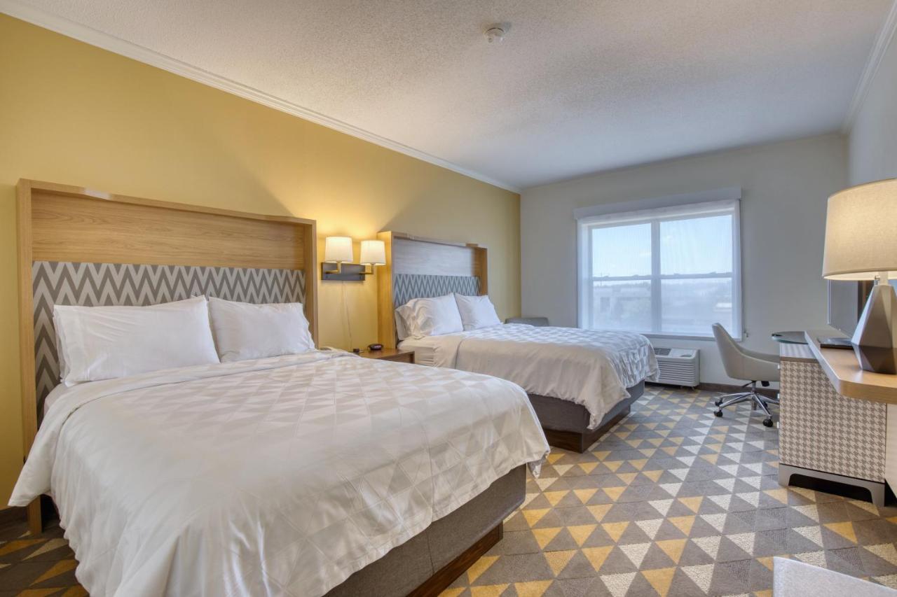 Executive Queen Room with Two Queen Beds at Holiday Inn Hotel & Suites Madison West - Middleton by IHG