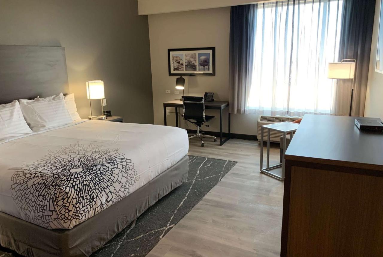 King Room - Non-Smoking at La Quinta Inn & Suites by Wyndham Holbrook Petrified Forest