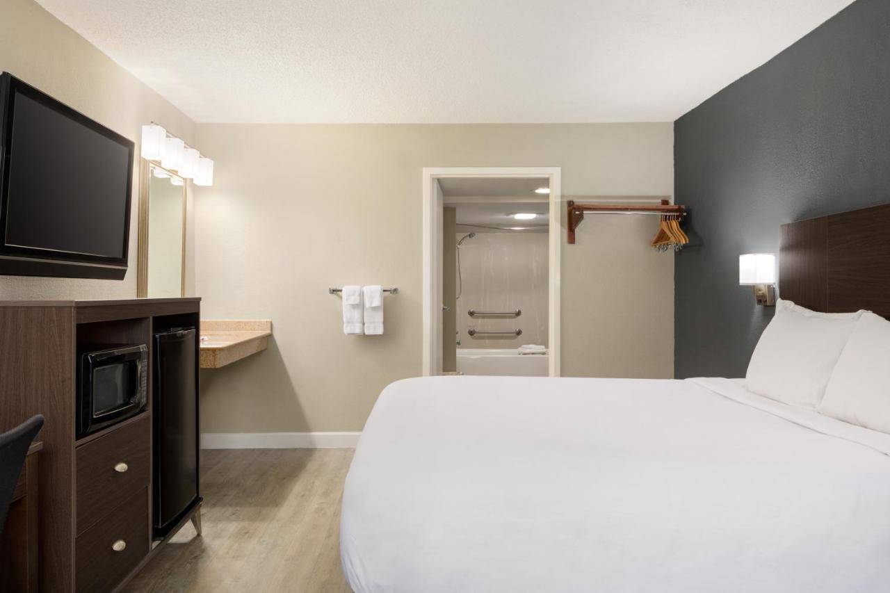 King Room - Mobility Access/Non-Smoking at Baymont by Wyndham Wilmington