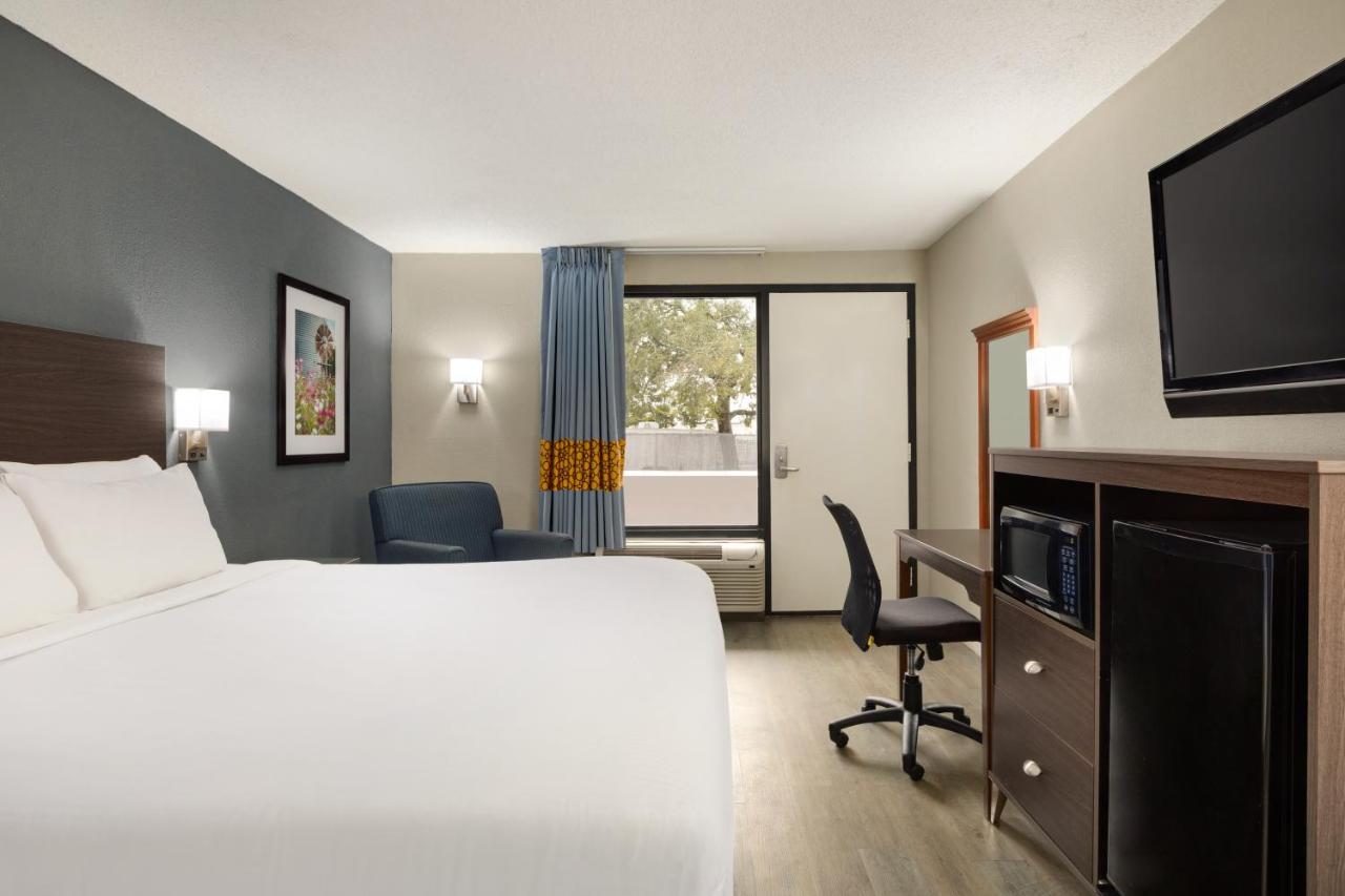 King Room - Mobility Access/Non-Smoking at Baymont by Wyndham Wilmington