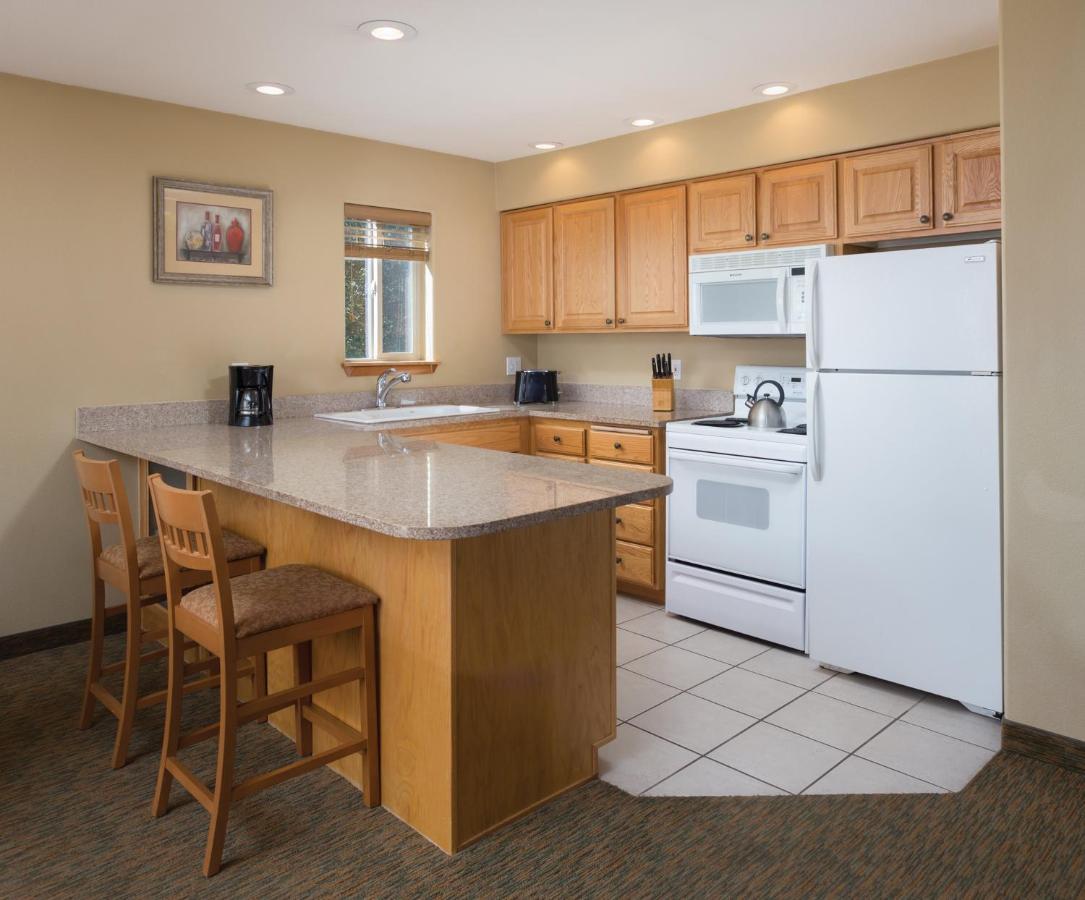 | Whispering Woods Resort, a VRI resort
