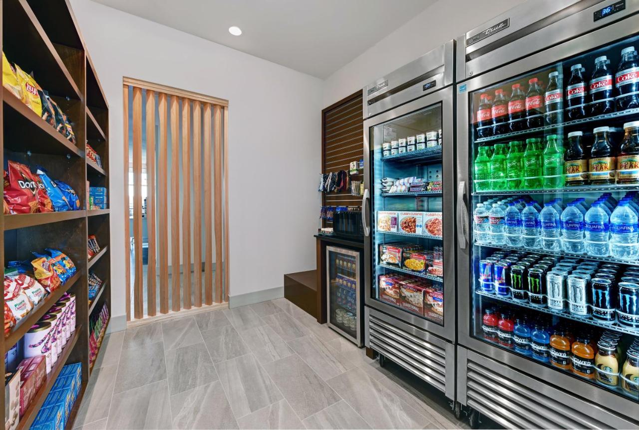 | Holiday Inn Express & Suites Memorial – CityCentre, an IHG Hotel