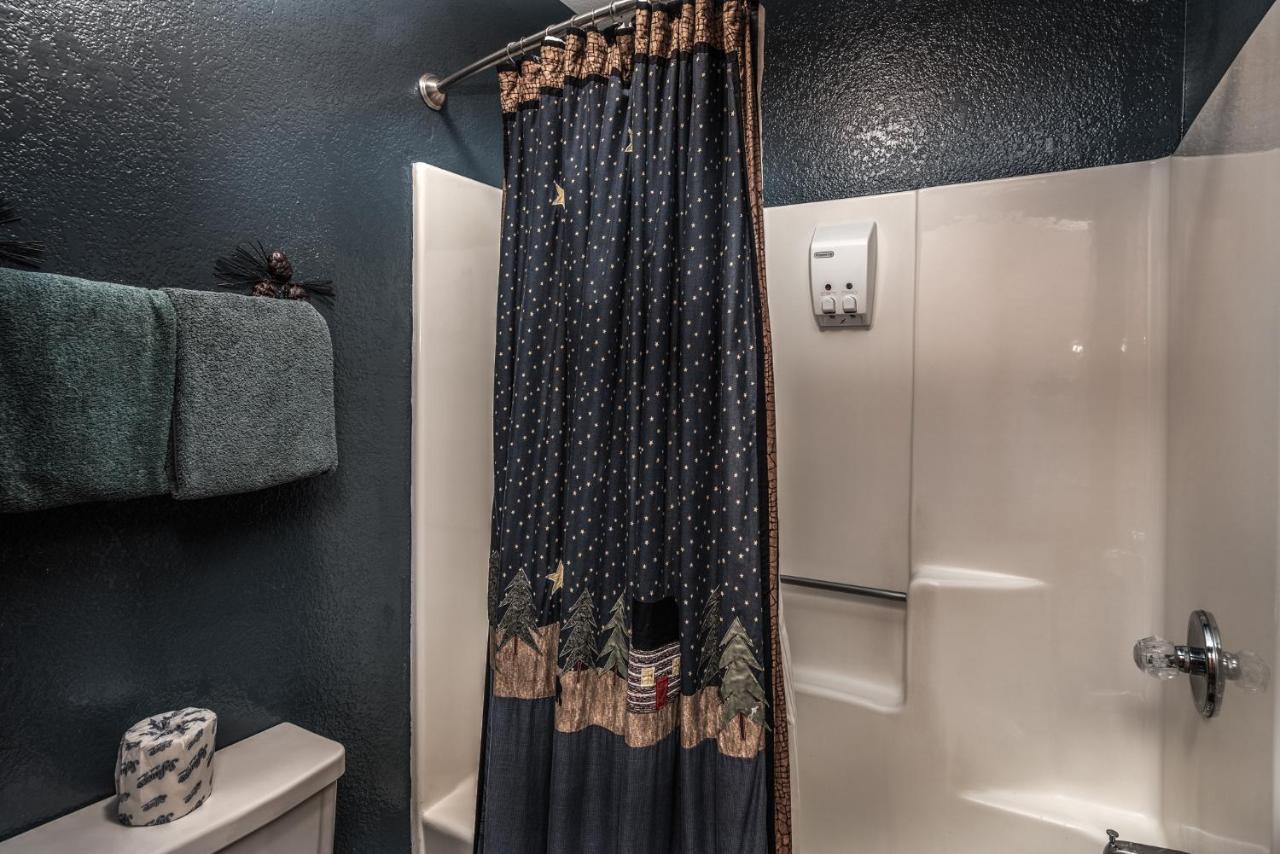 | Shadow Mountain Lodge and Cabins