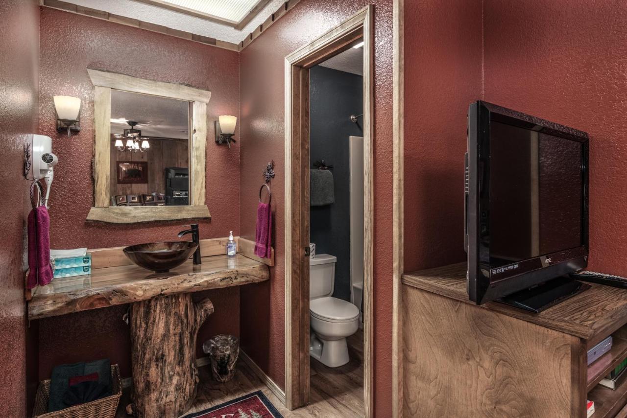 | Shadow Mountain Lodge and Cabins