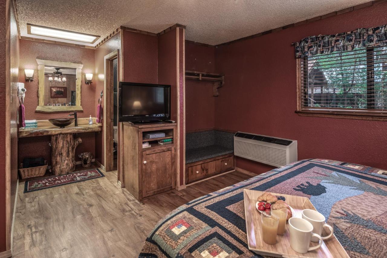 | Shadow Mountain Lodge and Cabins