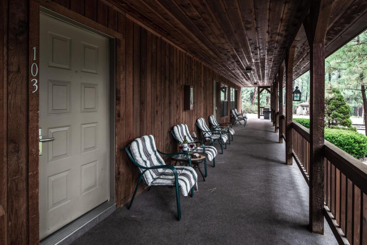 | Shadow Mountain Lodge and Cabins