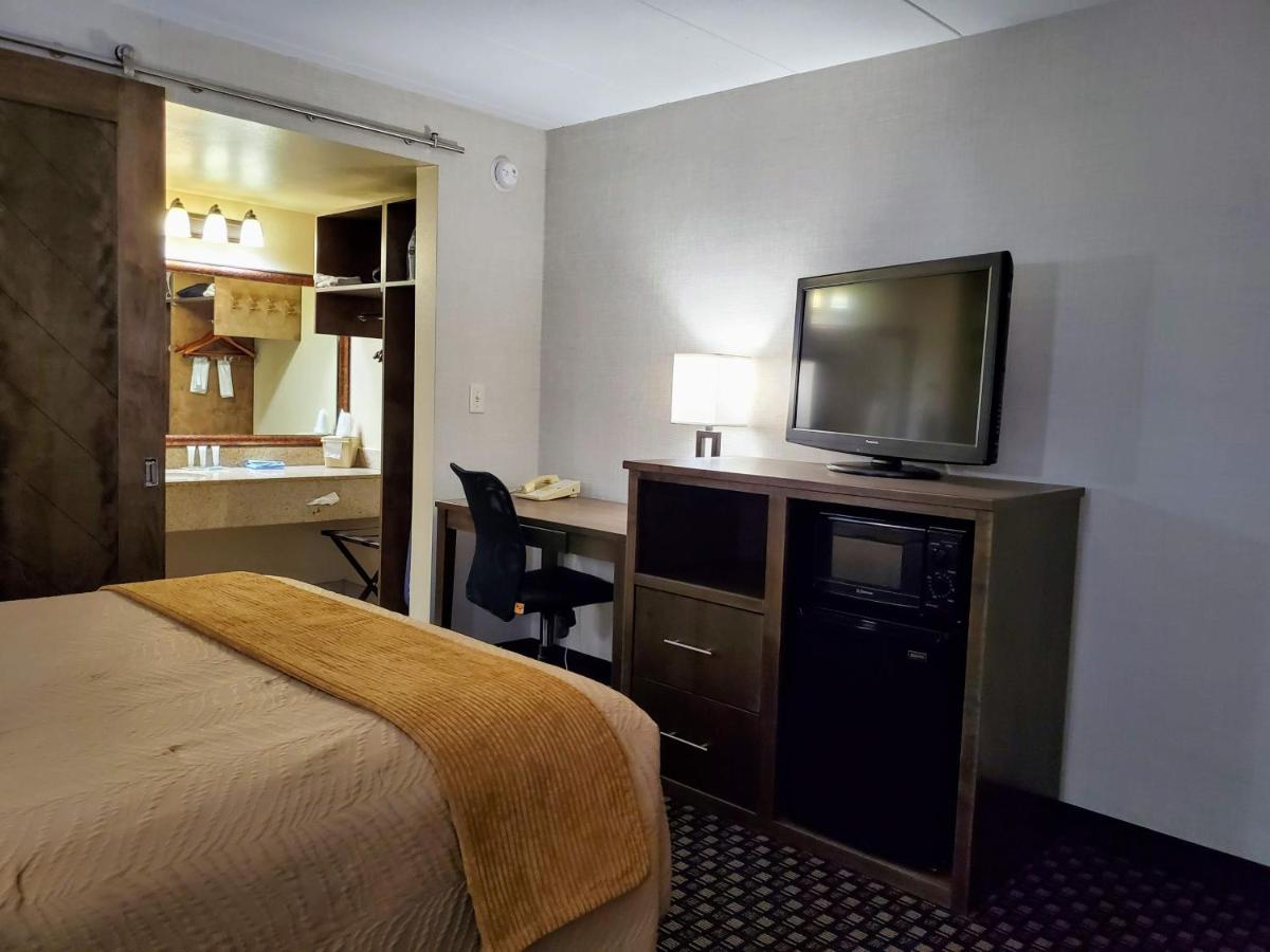 Queen Room at AmericInn by Wyndham Watertown
