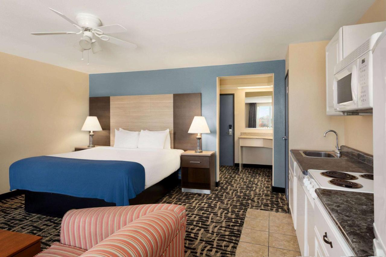 | Baymont by Wyndham Ft. Leonard/Saint Robert