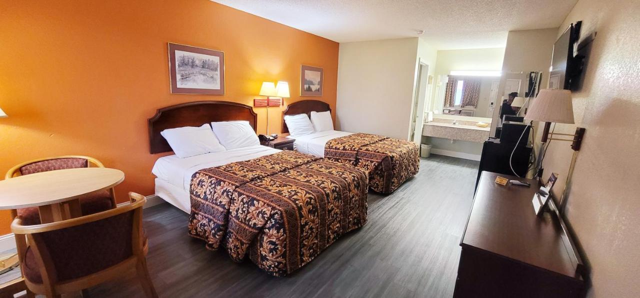 | Regency Travel Inn