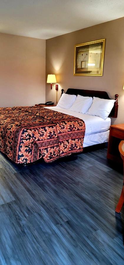 | Regency Travel Inn