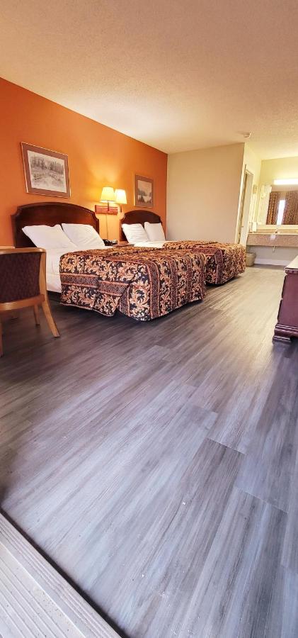| Regency Travel Inn