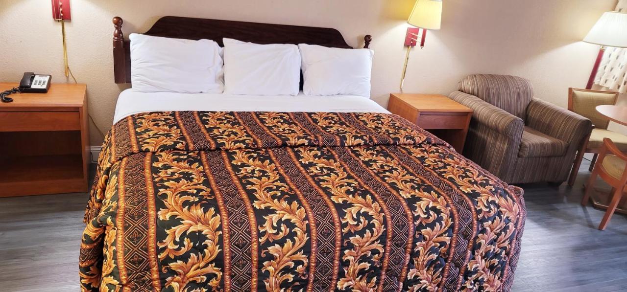 | Regency Travel Inn