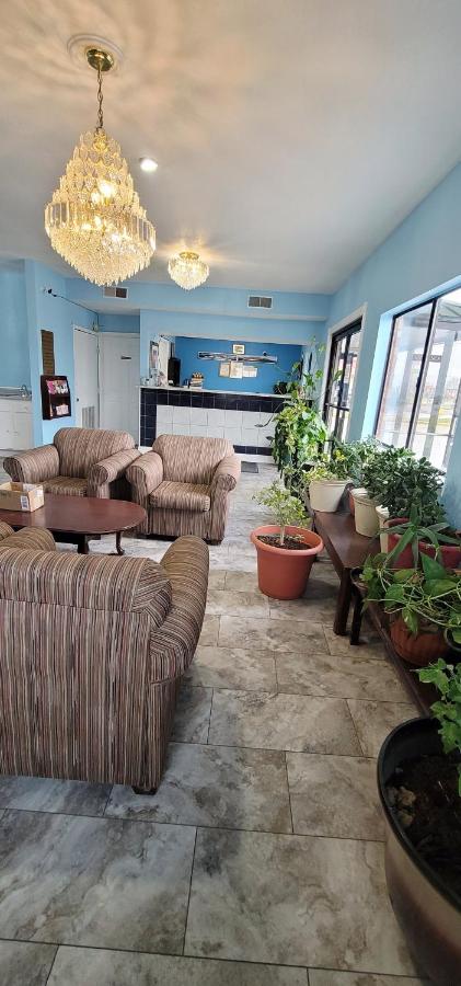 | Regency Travel Inn
