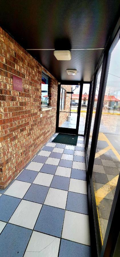  | Regency Travel Inn