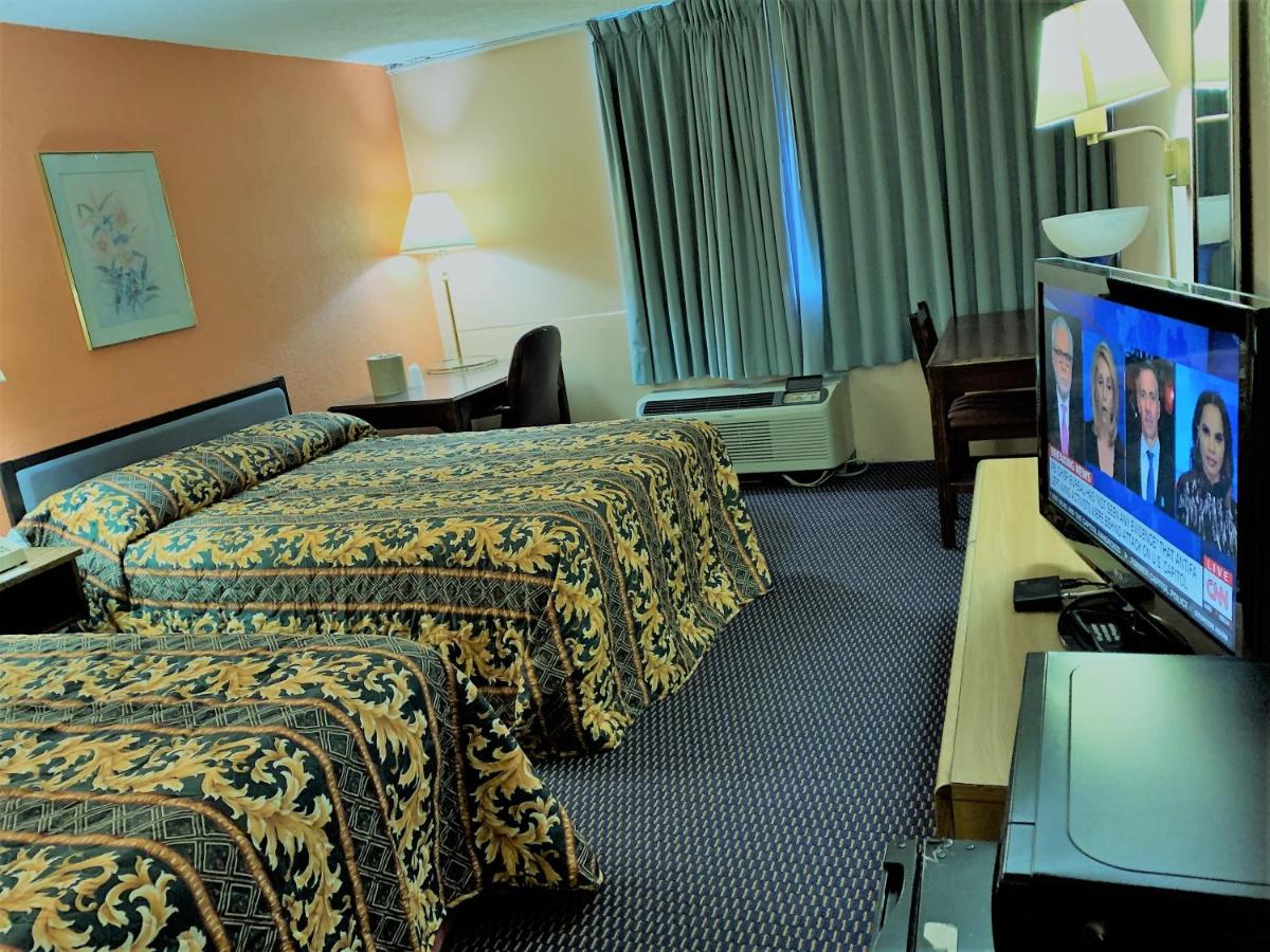 | Red Carpet Inn & Suites