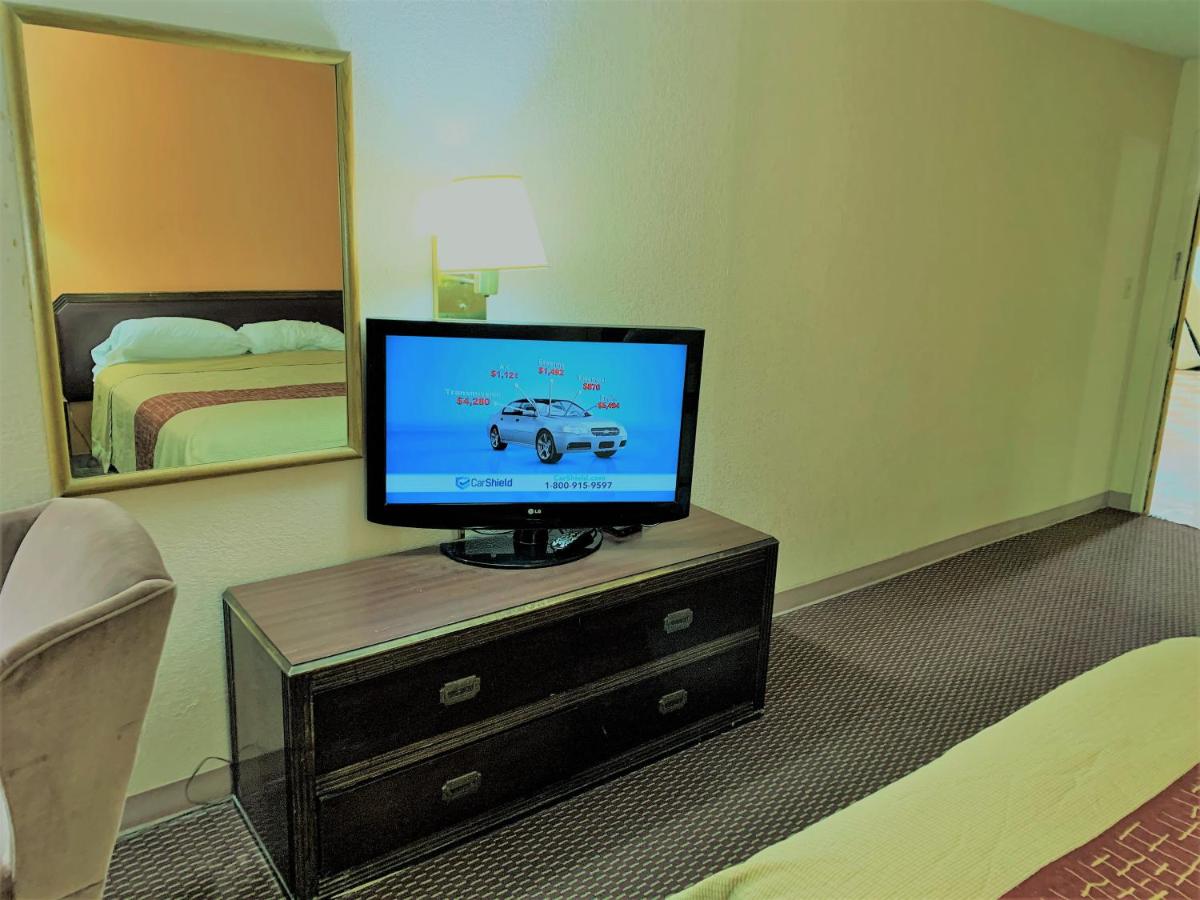 | Red Carpet Inn & Suites