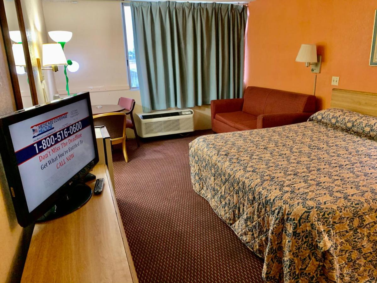 | Red Carpet Inn & Suites