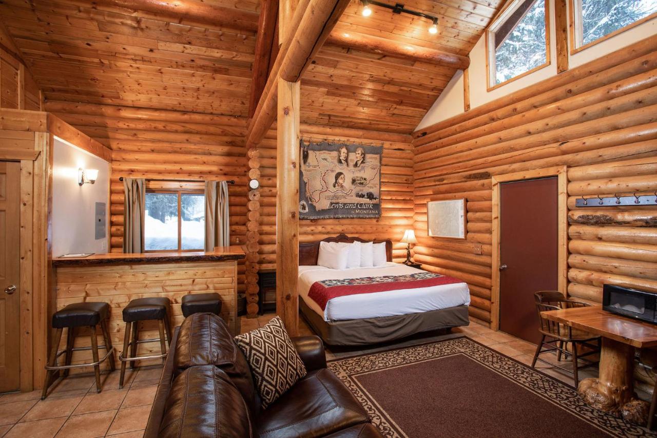 | Lochsa Lodge